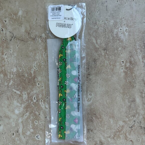 VERA BRADLEY PEANUTS WIDE WRISTLET STRAP KEYRING:NWT  SNOOPY'S MEADOW - Picture 13 of 13